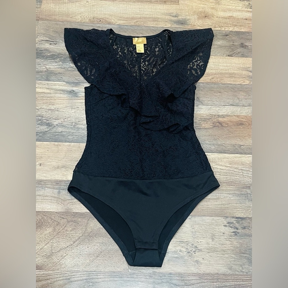 H&M  ♥️ Black Lace Top